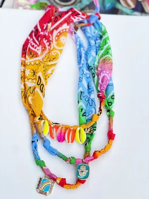 Collier "MIA"