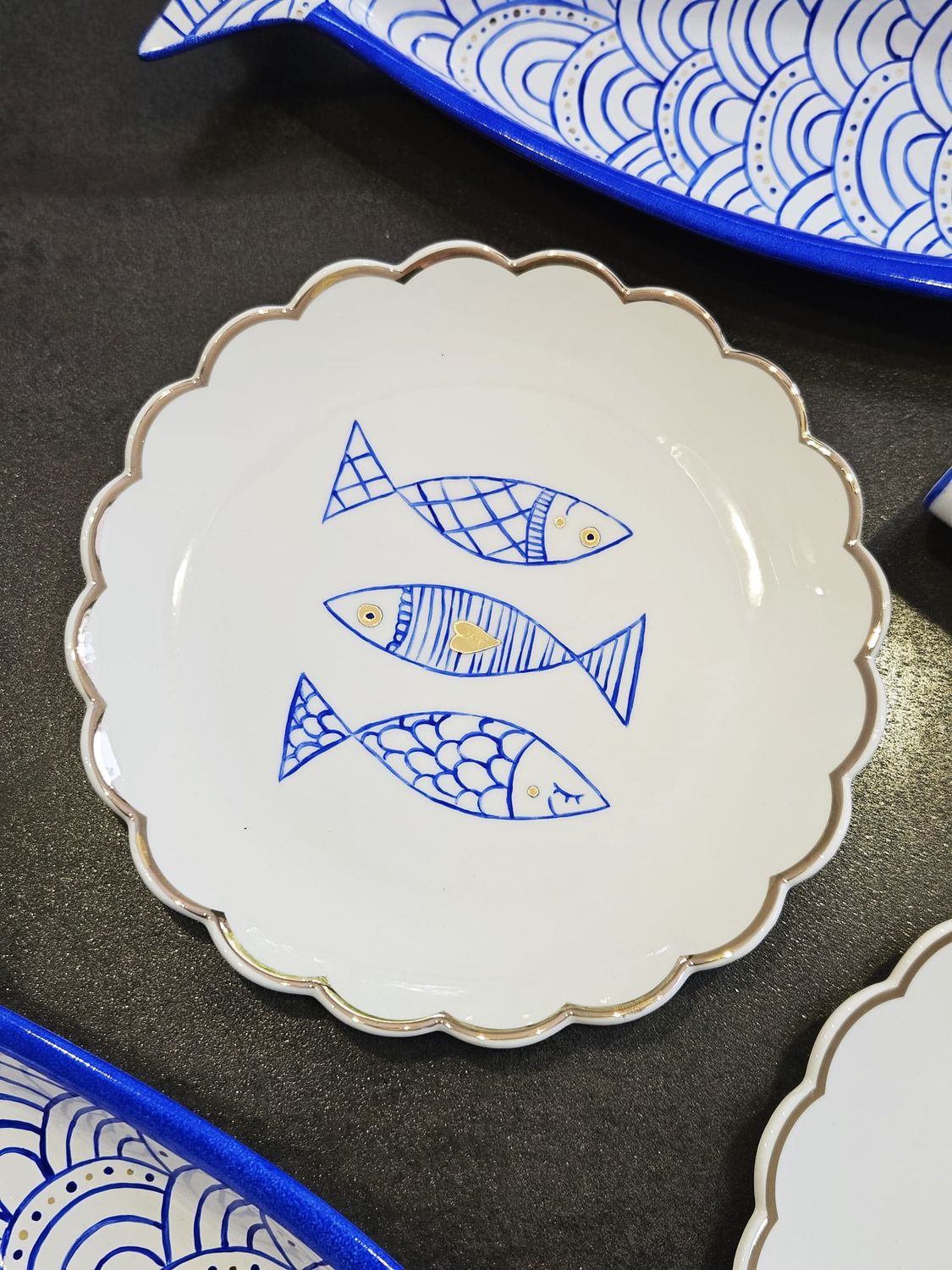 Assiette festonnée "POISSON BLEU"